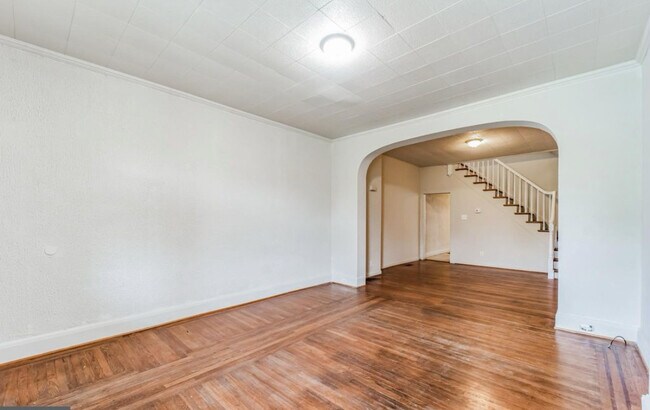 Building Photo - 2934 Clifton Park Terrace