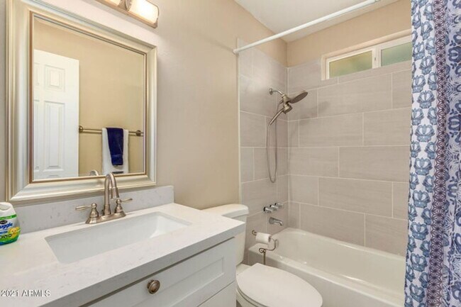 Building Photo - 7361 W Shangri La Rd