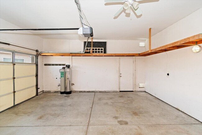 2 Car Garage - 69457 Turnberry Ct