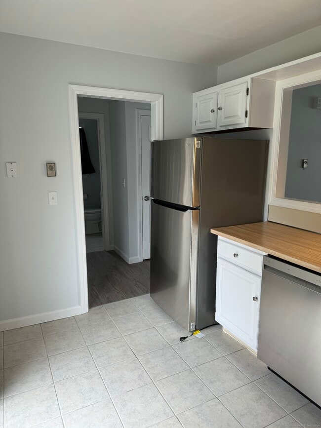 Building Photo - 14 Plymouth Ct