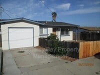 Building Photo - 1589 Soto St