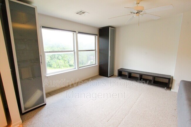 Building Photo - 7910 Ceberry Dr