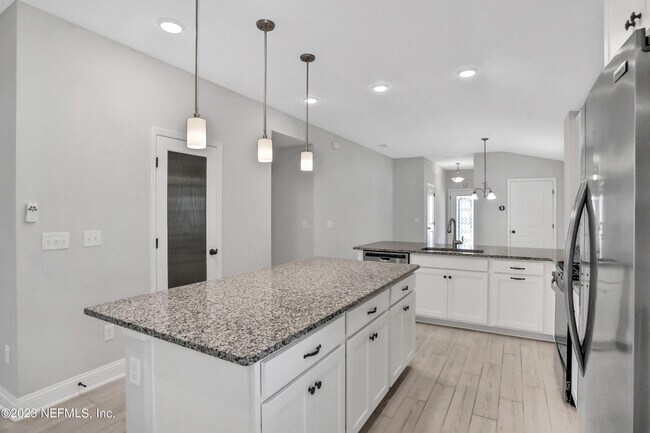 Building Photo - 212 Ruskin Dr