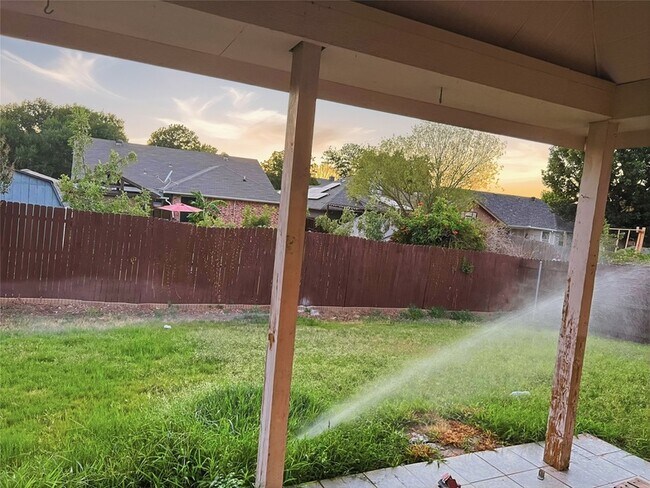 Building Photo - 402 Calvary Dr