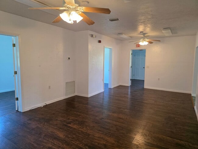 Building Photo - 6539 SE County Rd 18