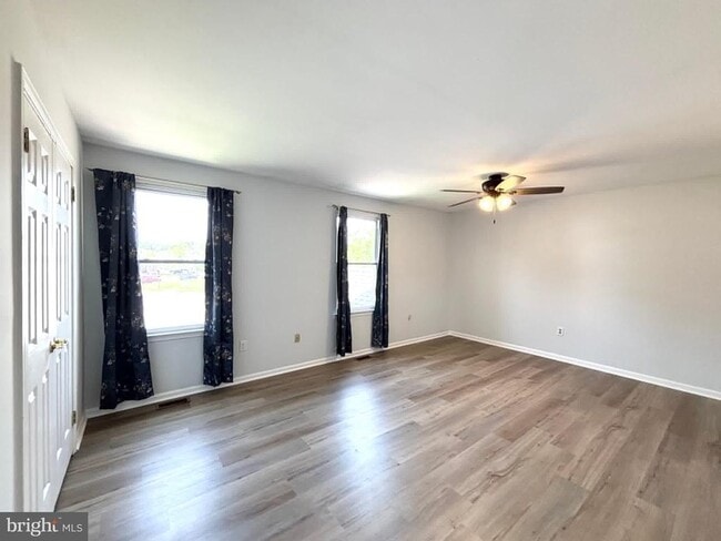 Building Photo - 2 Quasar Ct