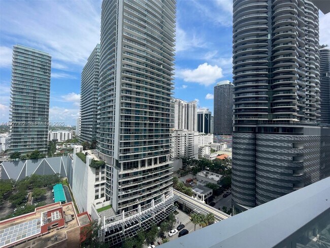 Building Photo - 1080 Brickell Ave