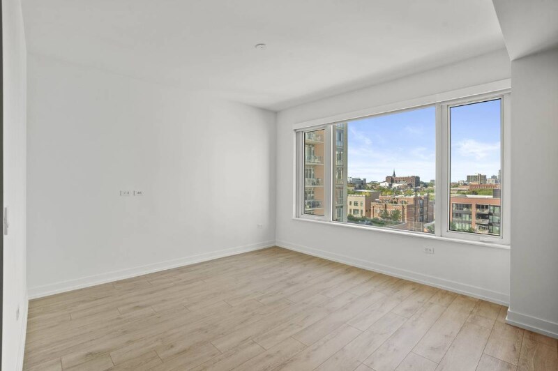 Building Photo - 1120 N Wells St