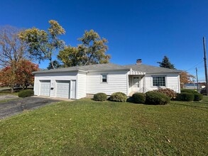 Building Photo - 1292C