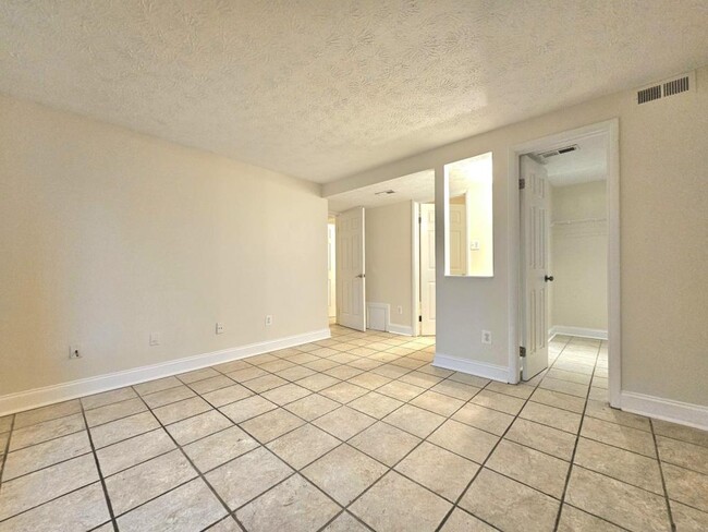 Building Photo - 8386 Brockham Dr