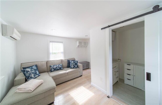 Building Photo - 85 Water St