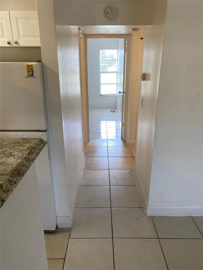 Building Photo - 3016 Coral Ridge Dr