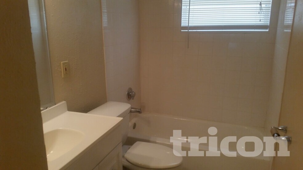 Building Photo - 3469 Seagrape Dr