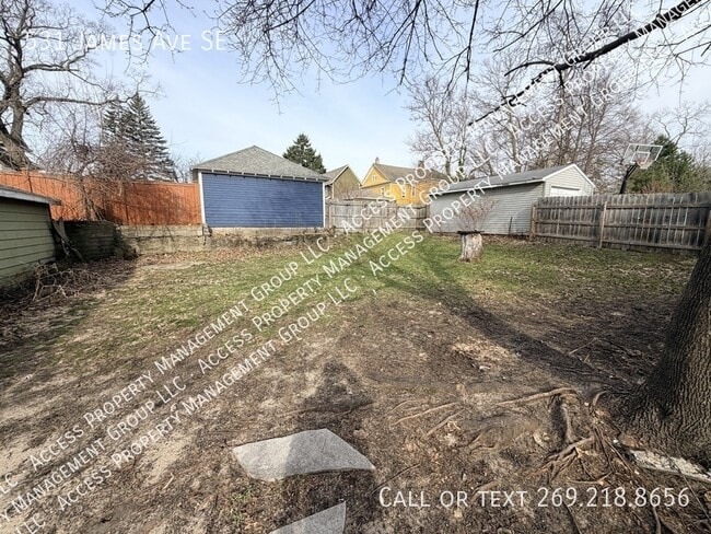 Building Photo - 531 James Ave SE