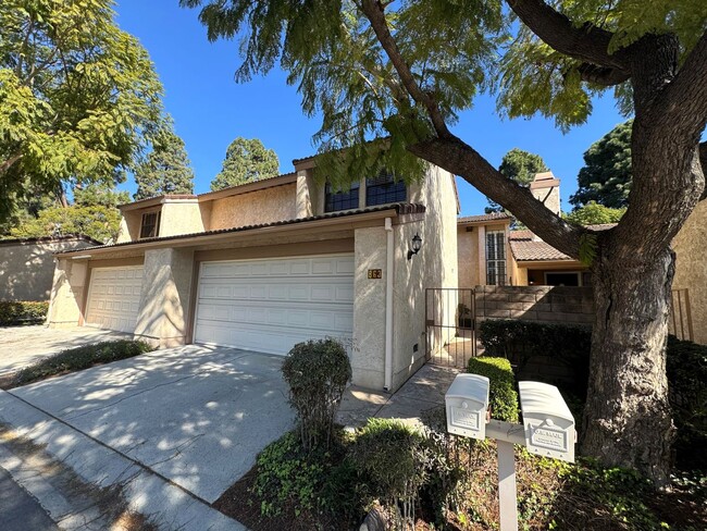 Primary Photo - Remodeled County Square Villa Townhome- Fe...