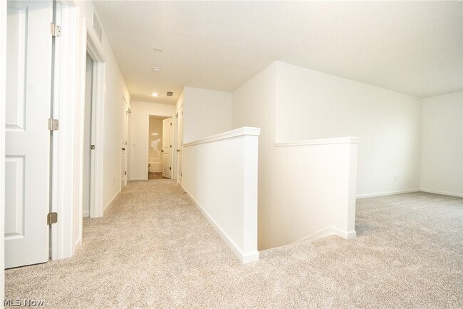 Building Photo - 98 Brewster Dr