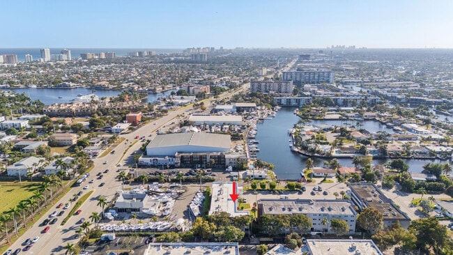 Building Photo - 1971 SE 5th Ct