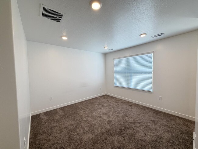 Building Photo - 324 S 1150 W