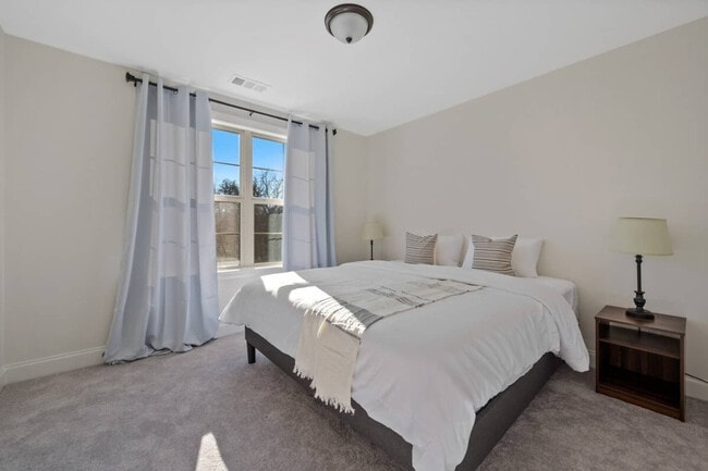 Building Photo - 3319 Old Hickory Blvd