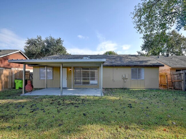 Building Photo - 1934 Feather Ridge Dr