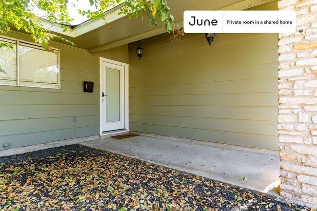 Building Photo - Room in Shared 4 bed/2 bath home