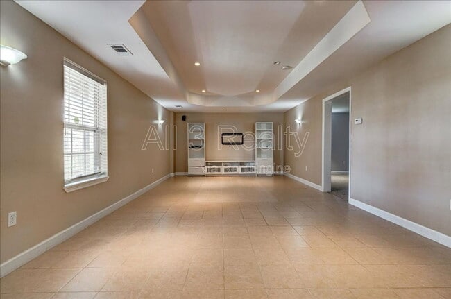 Building Photo - 2540 Alvecot Cir SE