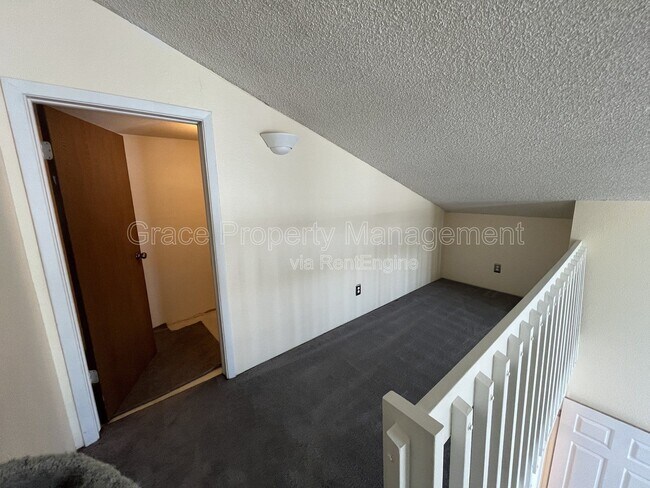 Building Photo - 9817 E Peakview Ave