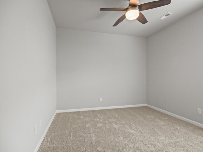 Building Photo - 227 Poplar Hollow Dr