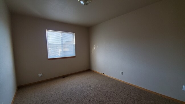Building Photo - 1642 Columbine Village Dr