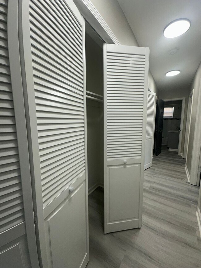 Building Photo - Live in Style at Bellagio East Living I: Convenient and Vibrant Community in Indianapolis