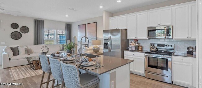 Primary Photo - 494 Boracay Cir