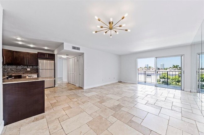 Building Photo - 3642 NE 171 St