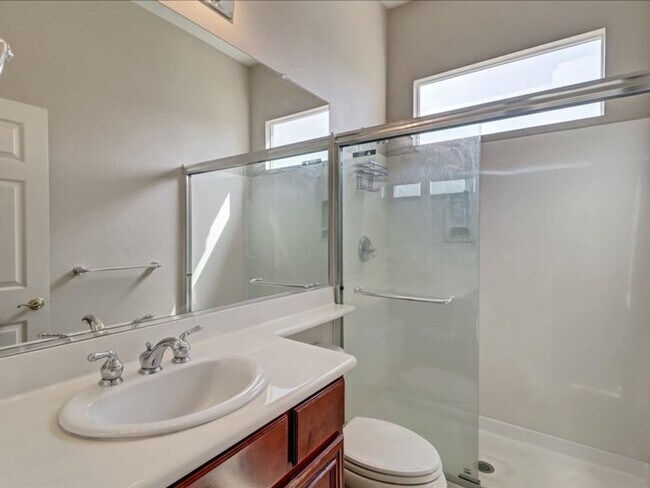 Building Photo - Trilogy 55+ Beautiful 3BD/3BA with pond view