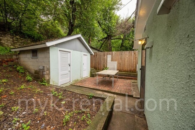 Building Photo - 711 Tenny Ave