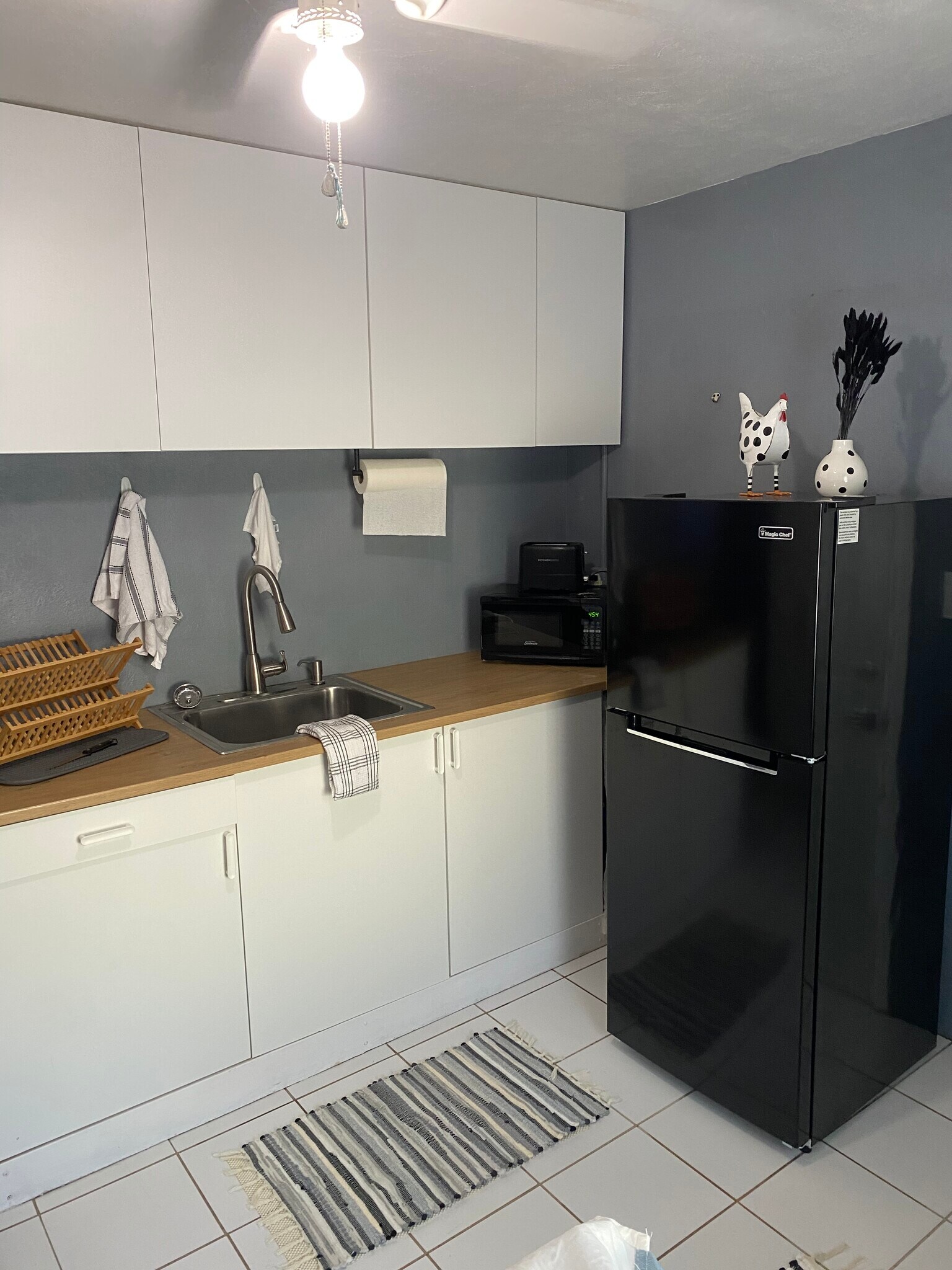 Building Photo - 1900 Dix Rd