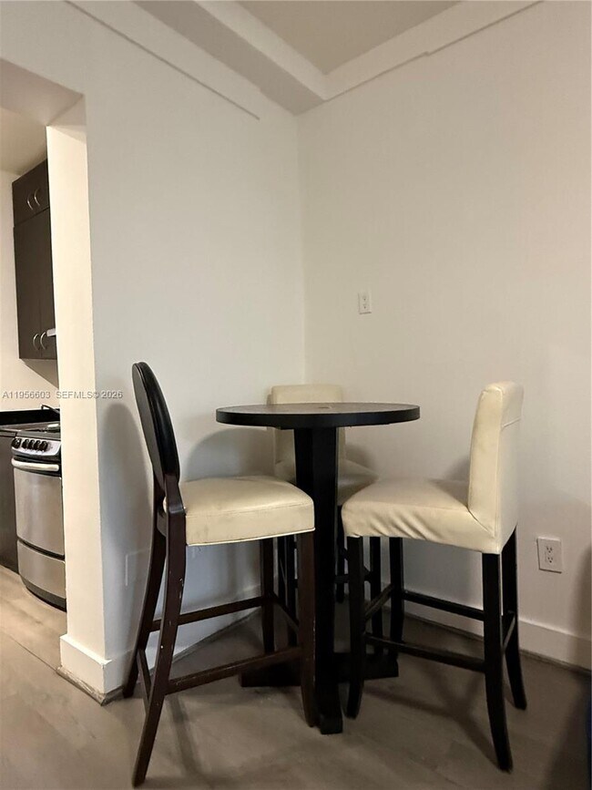 Building Photo - 1330 Pennsylvania Ave