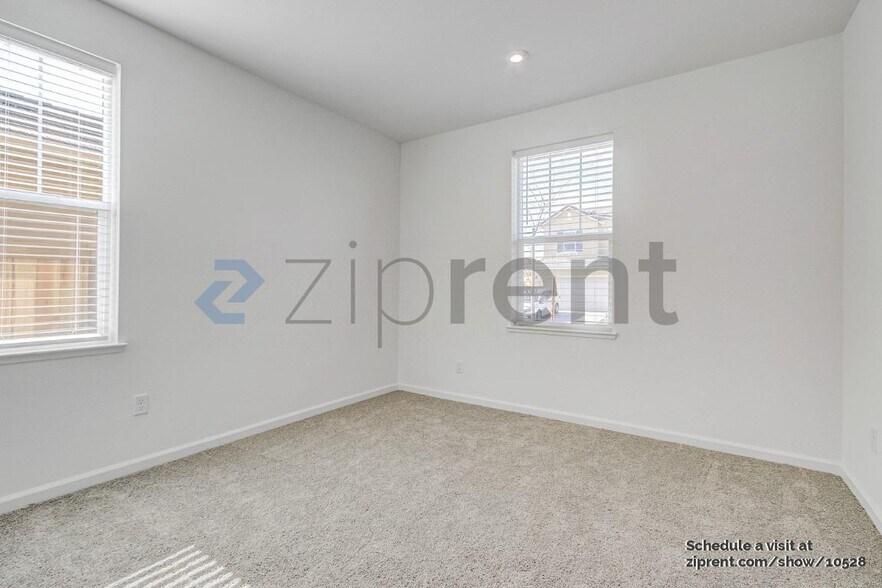 Building Photo - Unit