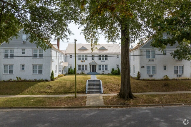 Well-Maintained and Spacious Investment Opportunity - 425 W Tennessee St