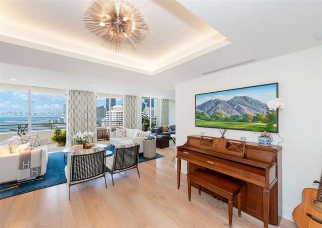 Building Photo - 888 Brickell Key Dr