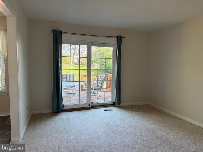 Building Photo - 5404 Doral Dr