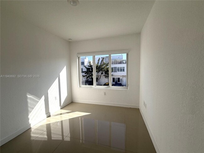 Building Photo - 25823 SW 145th Ave