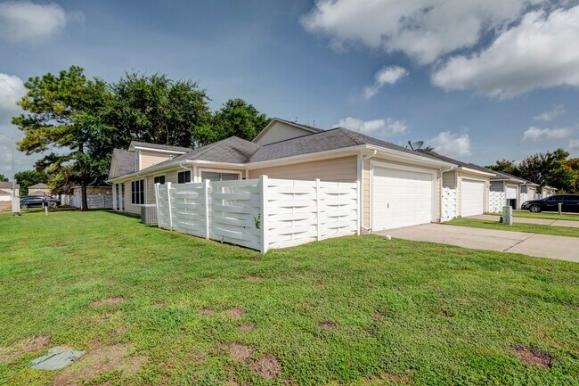 Building Photo - 9622 Farrell Dr