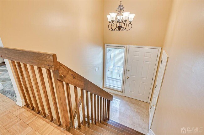 Building Photo - 3902 Springbrook Dr