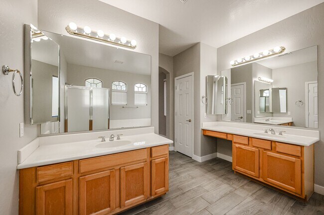 Building Photo - Location! Fully remodelled 4Bed/3Bath Home in Chandler, with pool