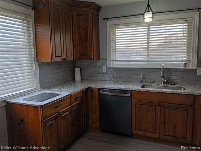 Building Photo - 15730 Anthony St