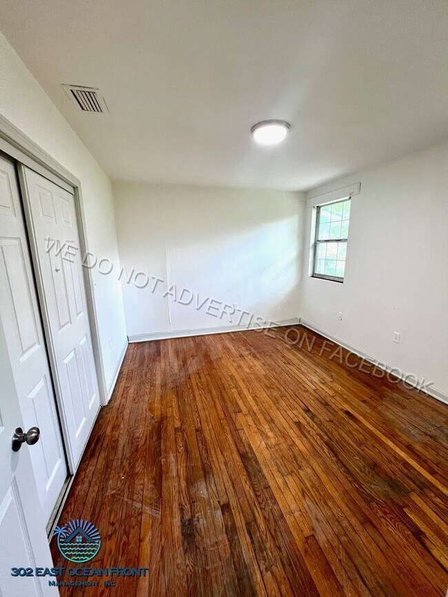 Building Photo - Gorgeous 3 bedroom / 1 bathroom home ready...