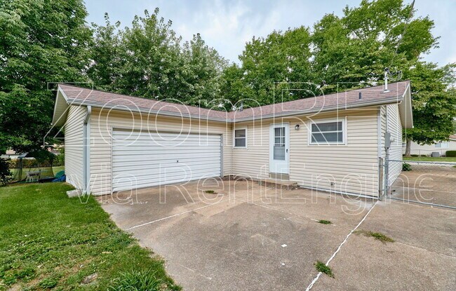 Building Photo - 2400 E Humes Ln