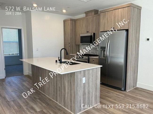 Building Photo - 572 W Balsam Ln