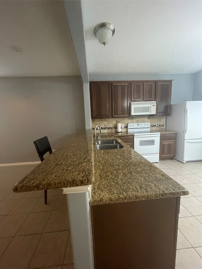 Building Photo - 2117 Kemah Village Dr