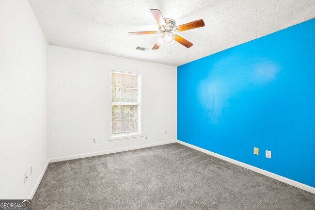Building Photo - 690 Burnham Ridge